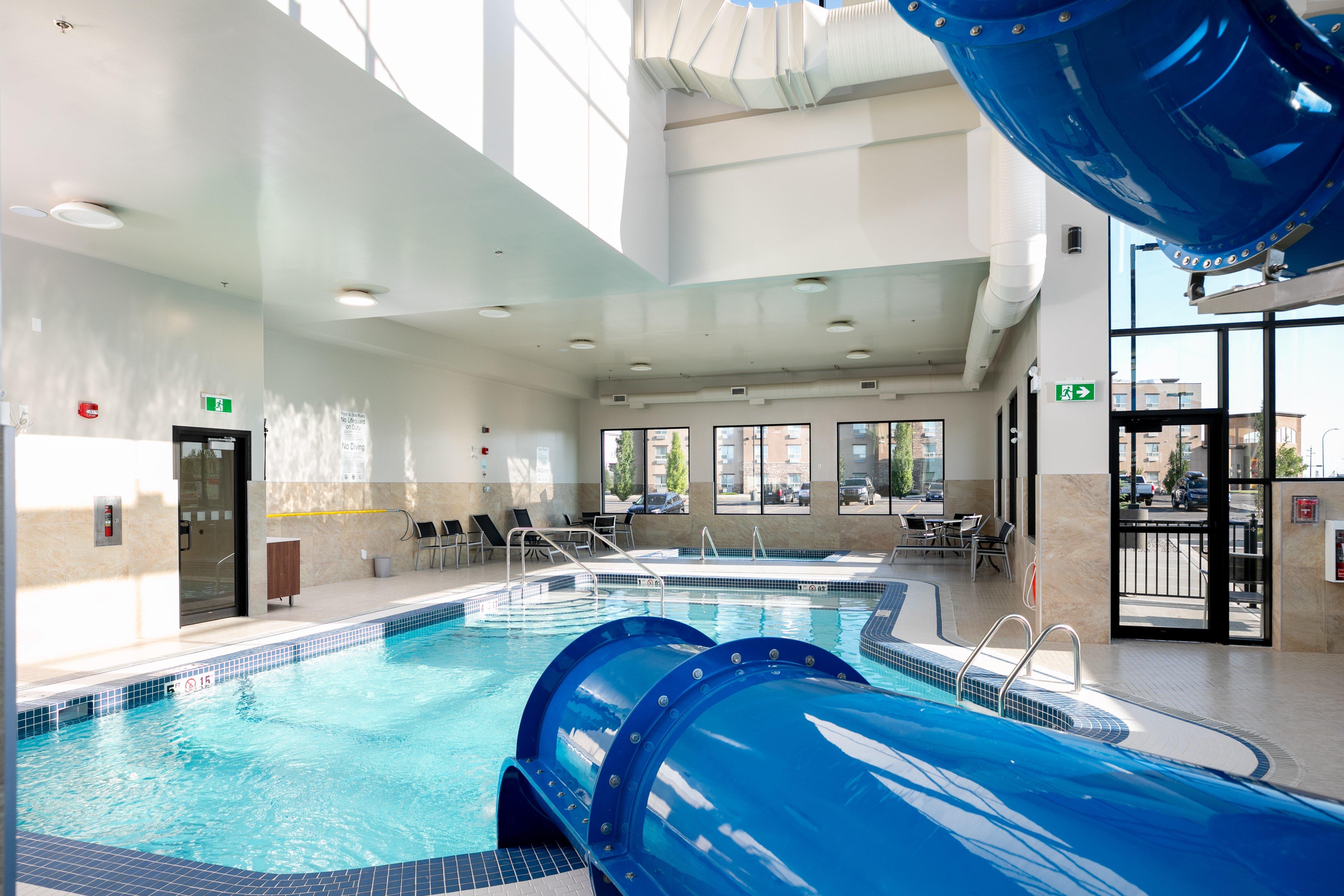 Holiday Inn Express - Lethbridge Southeast By Ihg Exterior photo