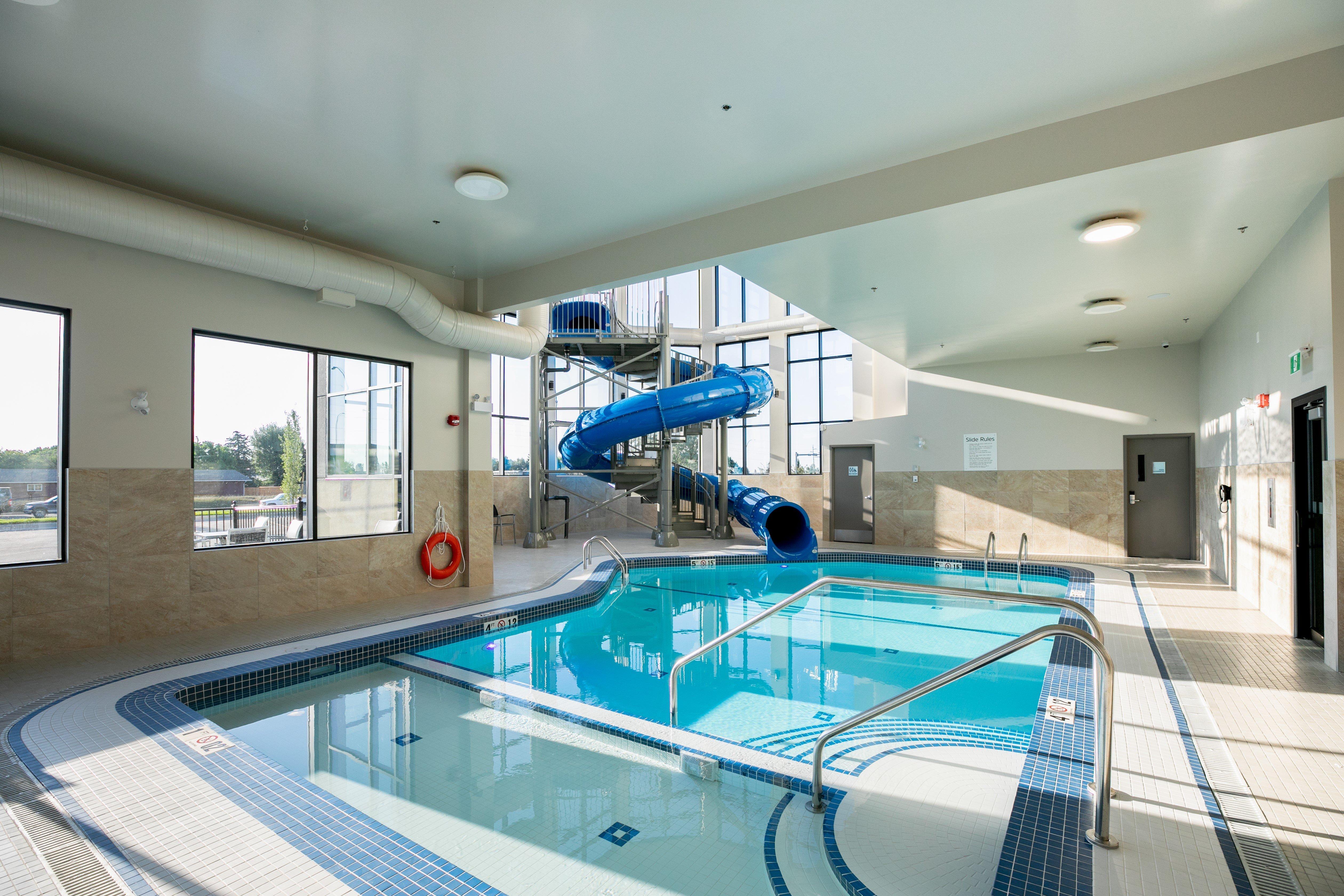 Holiday Inn Express - Lethbridge Southeast By Ihg Exterior photo